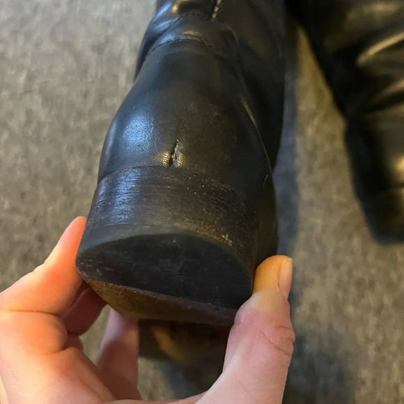 Frye Melissa Button Lug Equestrian-Inspired Boots, size 6 - Picture 5 of 9